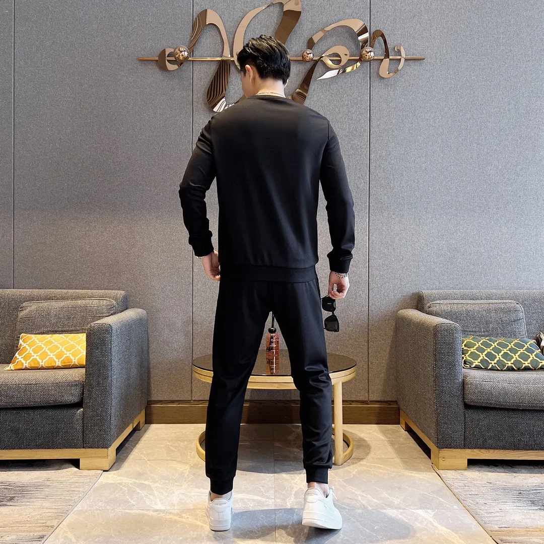 🅿️380 [LV Louis Vuitton] (Fat Man Gospel) hot-selling suit is coming. Focus on the original version of the official website. 2025 new hot-selling sweatshirt suit. The original order is hard to buy🇭🇰. It is the meticulous work of top designers for a fitting and perfect upper body effect. All-natural high-quality Roman cotton 100%, close-fitting comfort, noble and elegant! Original hardware embodies elegance and nobility! Counter size: M-5XL (maximum wear up to 220 pounds)